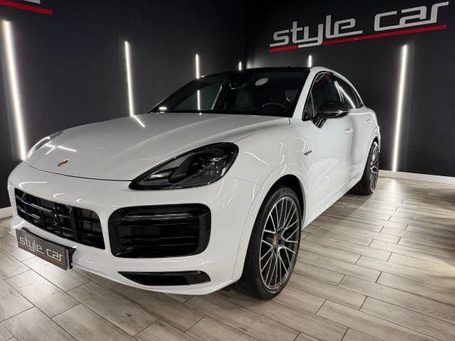 Porsche Cayenne Coupe EHybrid Platinum Edition 2023 en Style Car Canarias · CEC