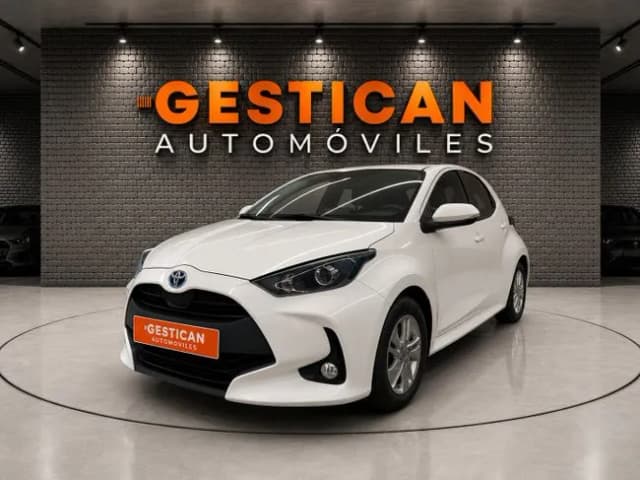 Toyota Yaris 1.5 120H Business Plus 2021 en Gestican · CEC