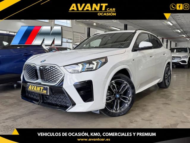 BMW iX2 eDrive20 2024 en Avant Car · CEC