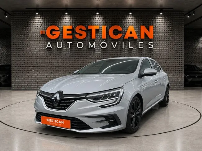 Renault Megane 2024 en 4 islas · CEC