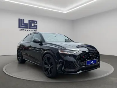 Audi RS Q8 2021 · foto 3