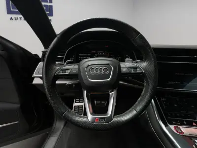 Audi RS Q8 2021 · foto 10