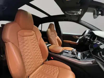Audi RS Q8 2021 · foto 18