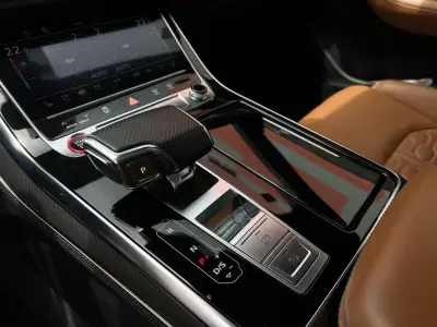 Audi RS Q8 2021 · foto 12