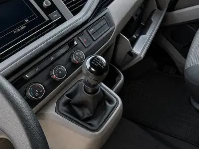 Volkswagen Transporter 2022 · foto 10