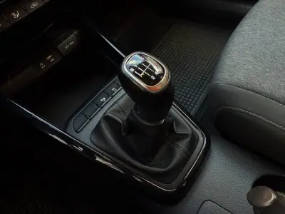 KIA Stonic 2020 · foto 12