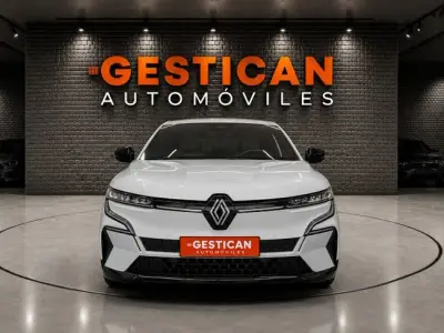 Renault Megane E-Tech 2023 · foto 3
