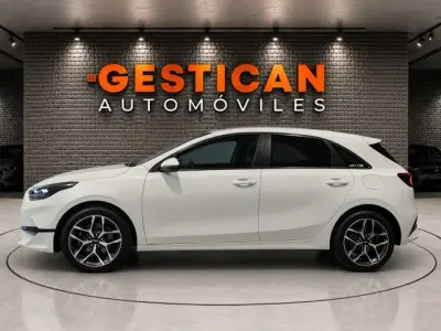 KIA Ceed 2023 · foto 6