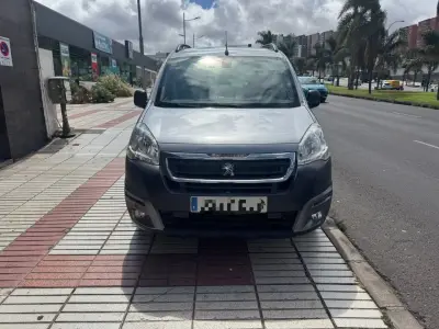 Peugeot Partner 2019 · foto 2