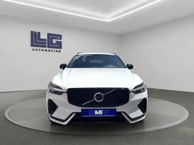 Volvo XC60 2021 · foto 2