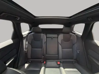 Volvo XC60 2021 · foto 15