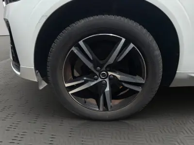 Volvo XC60 2021 · foto 8