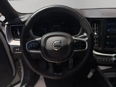 Volvo XC60 2021 · foto 14