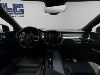 Volvo XC60 2021 · foto 16