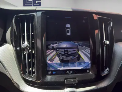 Volvo XC60 2021 · foto 13