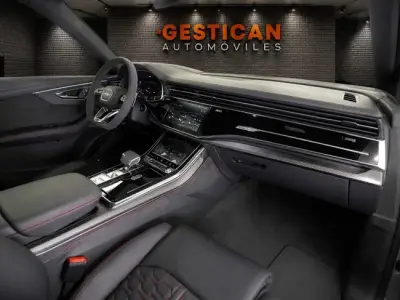 Audi Q8 2020 · foto 13