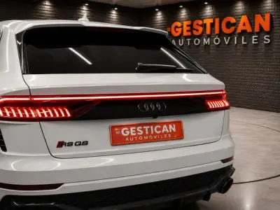 Audi Q8 2020 · foto 9