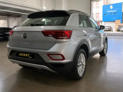 Volkswagen T-Roc 2023 · foto 9