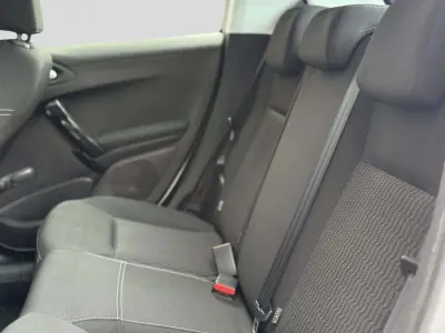 Peugeot 208 2016 · foto 8