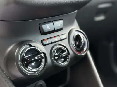 Peugeot 208 2016 · foto 6