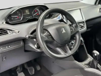 Peugeot 208 2016 · foto 5