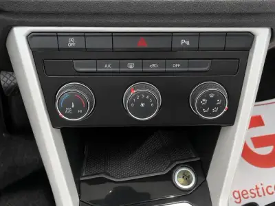 Volkswagen T-Roc Cabrio 2021 · foto 16