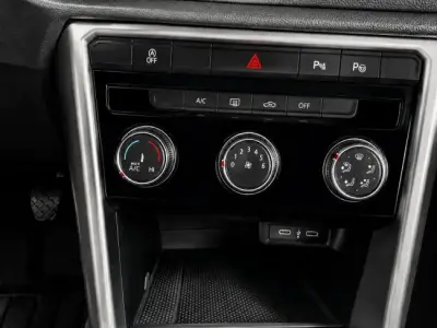 Volkswagen T-Roc 2023 · foto 15