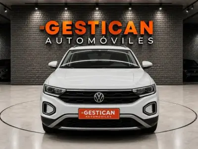 Volkswagen T-Roc 2023 · foto 3
