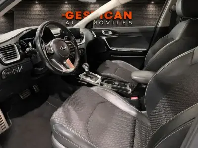 KIA Xceed 2021 · foto 12