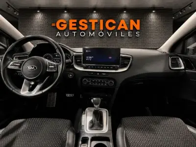KIA Xceed 2021 · foto 13