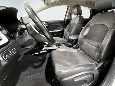 KIA Xceed 2021 · foto 16