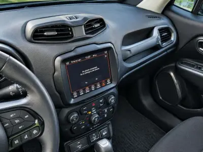 Jeep Renegade 2022 · foto 11