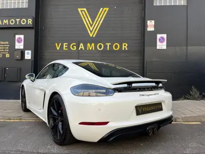 Porsche Cayman 2019 · foto 2
