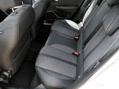 Peugeot 2008 2022 · foto 13