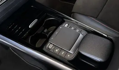Mercedes-Benz GLA 2021 · foto 12