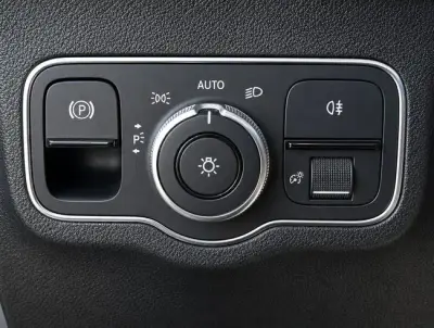 Mercedes-Benz GLA 2021 · foto 9