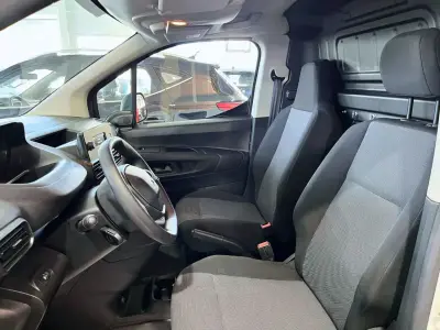Peugeot Partner 2021 · foto 9