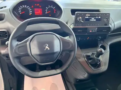 Peugeot Partner 2021 · foto 15