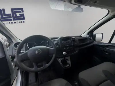 Nissan NV300 2021 · foto 9