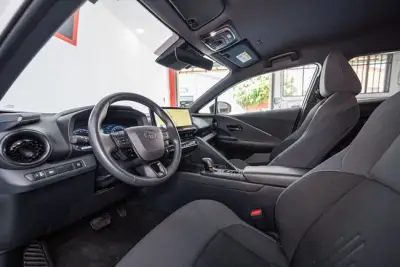 Toyota C-HR 2024 · foto 4