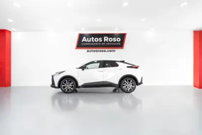 Toyota C-HR 2024 · foto 2