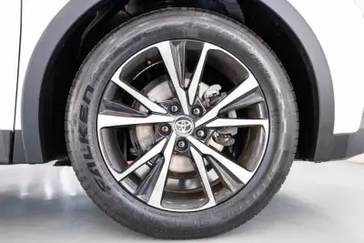 Toyota C-HR 2024 · foto 8