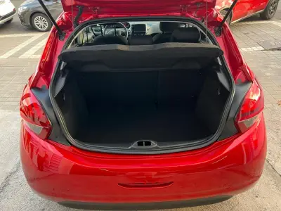 Peugeot 208 2019 · foto 14