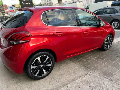 Peugeot 208 2019 · foto 6