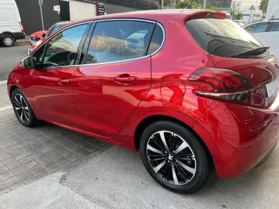 Peugeot 208 2019 · foto 4