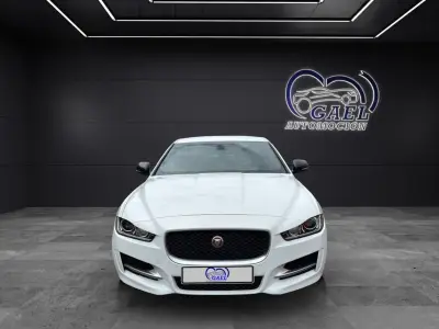 Jaguar XE 2016 · foto 2