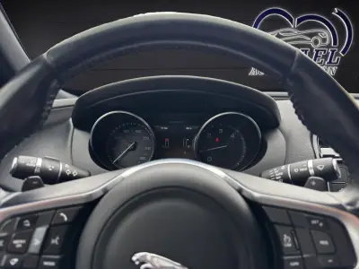 Jaguar XE 2016 · foto 9