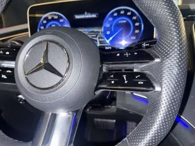 Mercedes-Benz EQE 2023 · foto 11
