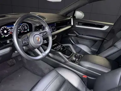 Porsche Cayenne Coupe 2024 · foto 8