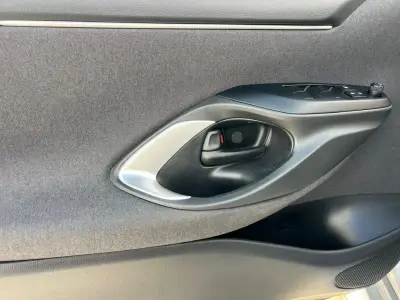 Toyota Yaris 2024 · foto 8
